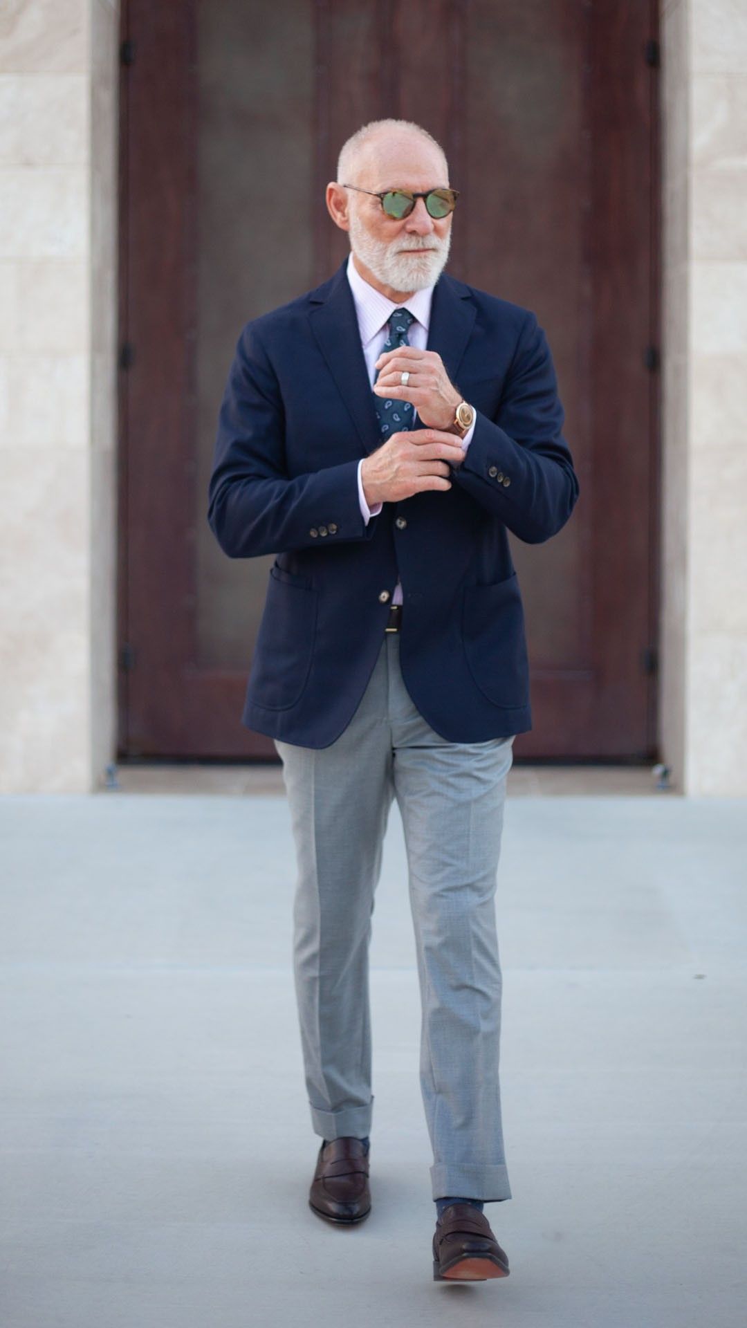 Traje con corbata